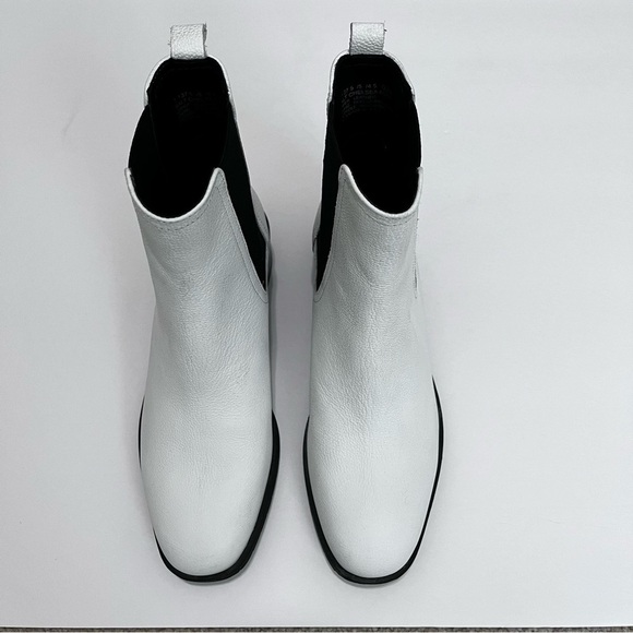 Kenneth Cole Reaction Salt Chelsea White Leather Boots - Picture 1 of 15